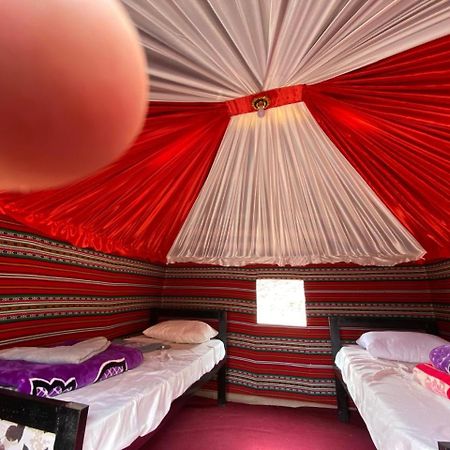 Wadi Rum Bedouin City Camp & Tours Экстерьер фото