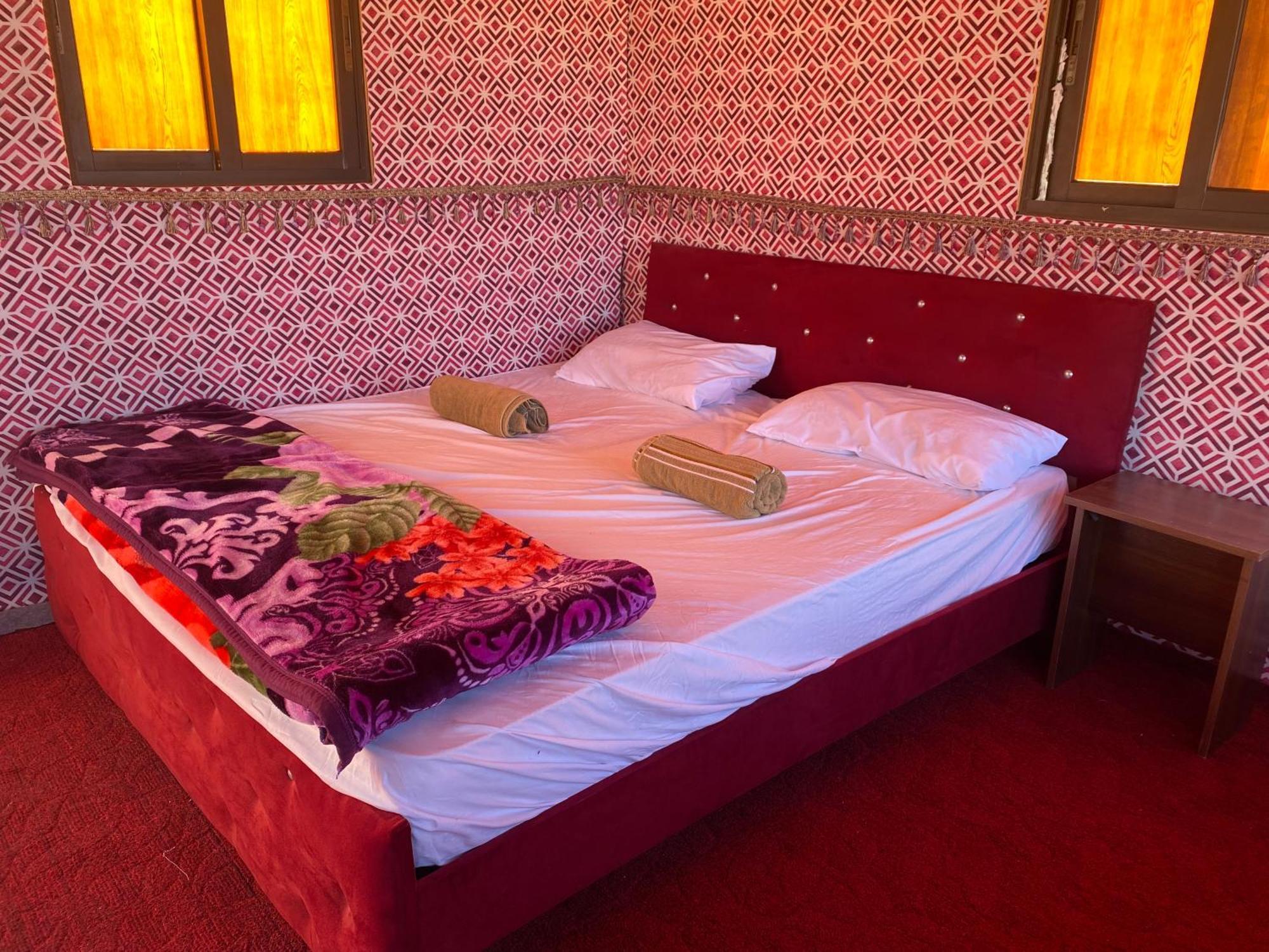 Wadi Rum Bedouin City Camp & Tours Экстерьер фото