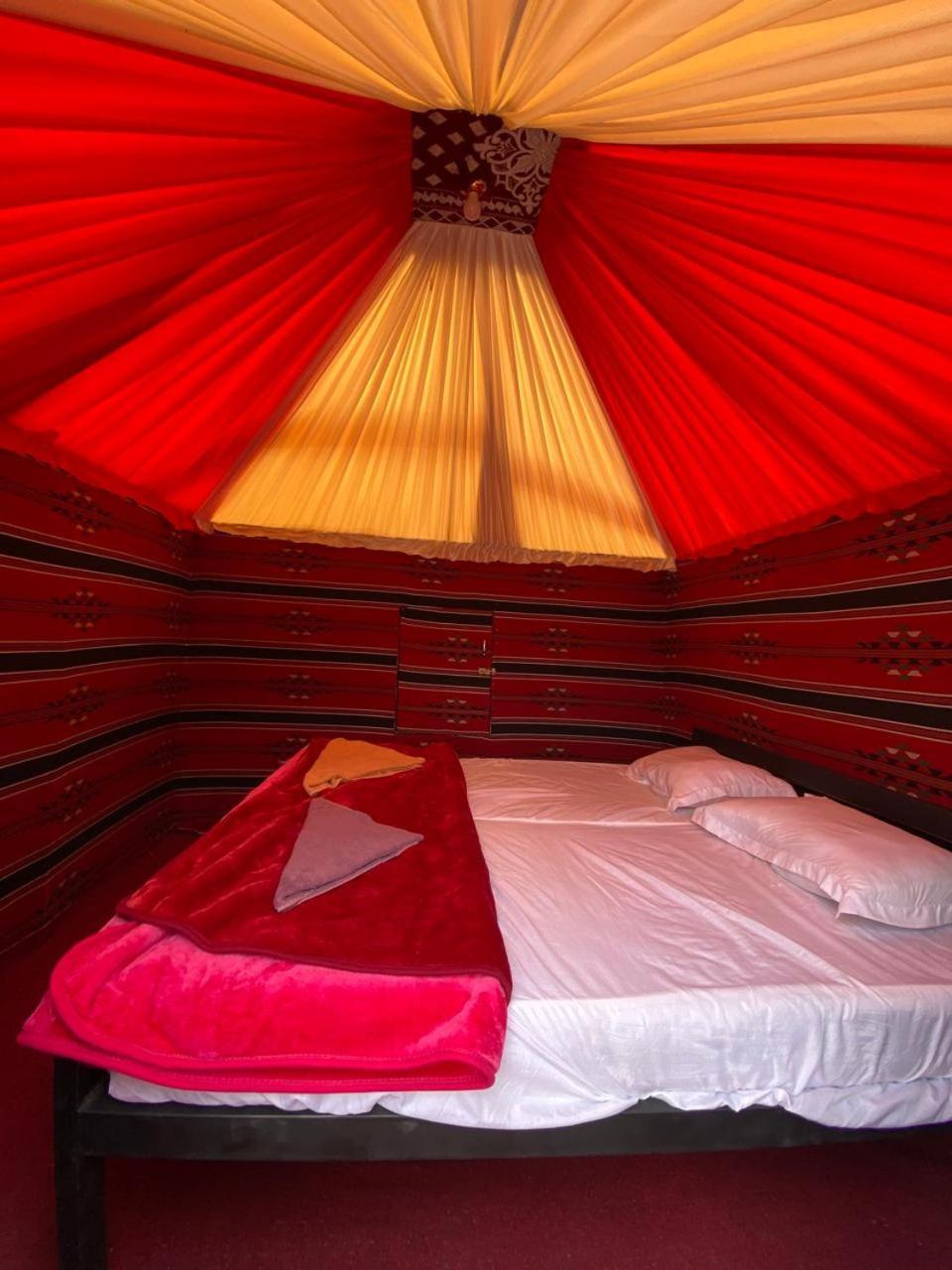Wadi Rum Bedouin City Camp & Tours Экстерьер фото
