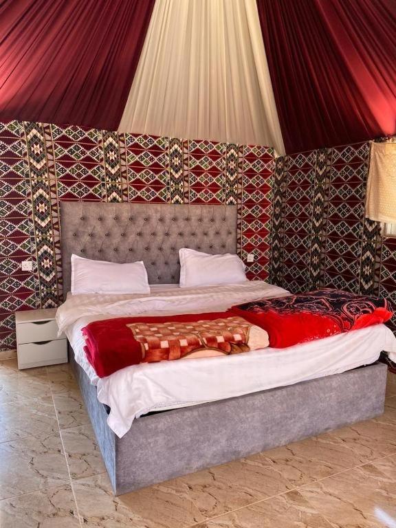 Wadi Rum Bedouin City Camp & Tours Экстерьер фото